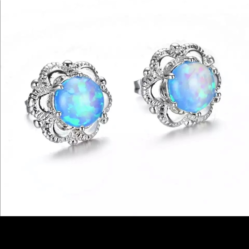 Brand new 925 sterling silver  blue  stud earrings